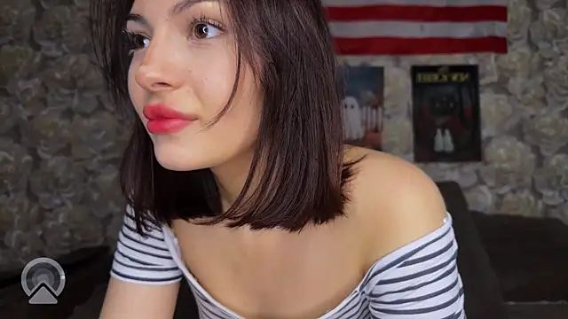 sweeet strawberies online show from 11/19/25, 06:52