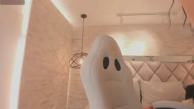 grace daviss online show from 04/10/26, 10:53