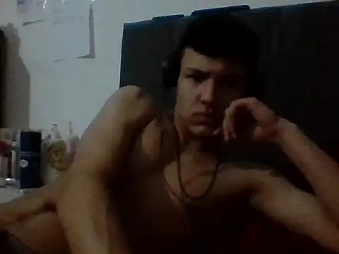 Snapshot of El_awo_ chatting on 09/22/25, 04:14 El awo online show from 09/22/25, 04:14