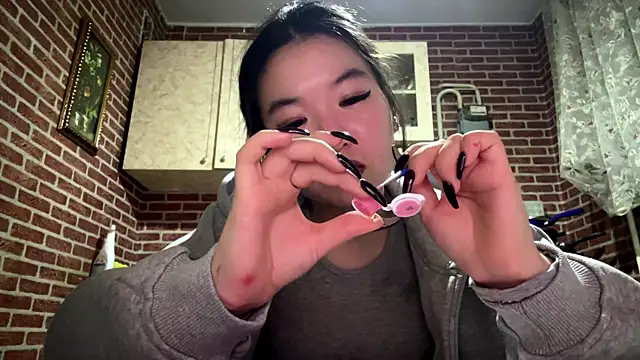 EmmaLeexth online show from 01/12/26, 02:22