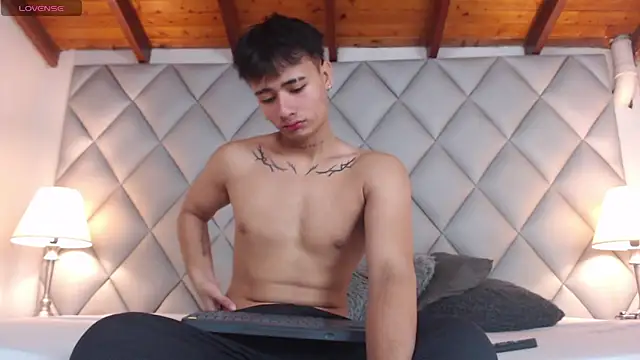 Clement Reyes online show from 10/02/25, 12:45