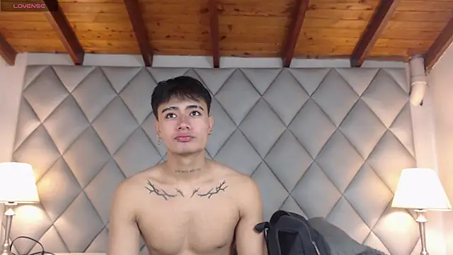 Clement Reyes online show from 10/03/25, 01:08