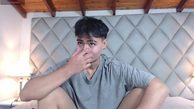 Clement Reyes online show from 10/18/25, 01:01