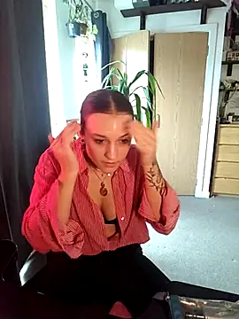 laradoom online show from 11/04/25, 03:11