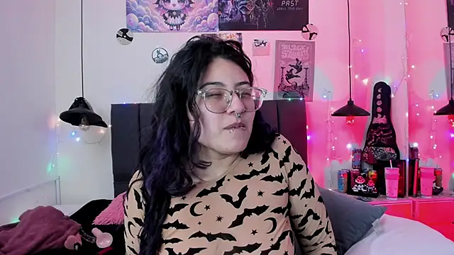 Snapshot of SabrinaV_ chatting on 05/19/26, 11:27 SabrinaV online show from 05/19/26, 11:27