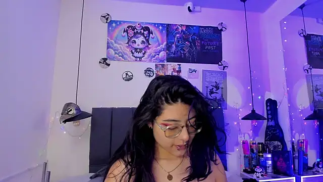SabrinaV  online show from 07/06/26, 11:29