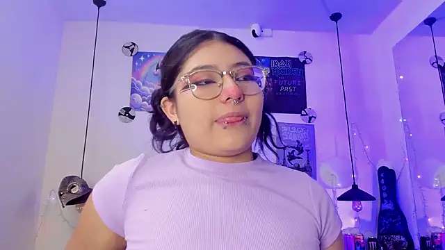 SabrinaV  online show from 07/23/26, 11:30