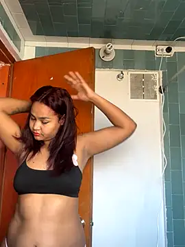 Snapshot of cata_bloom chatting on 10/24/25, 08:16 cata bloom online show from 10/24/25, 08:16