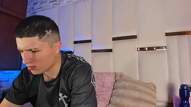 ANLLELOAndANGELA online show from 04/18/26, 07:18