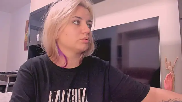 Snapshot of BarbaraSiren chatting on 10/30/25, 10:38 BarbaraSiren online show from 10/30/25, 10:38