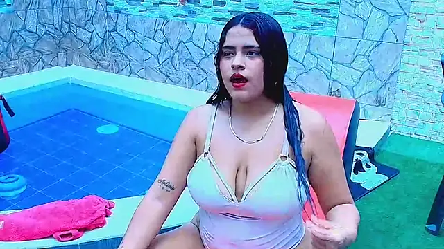 Selenegomezz online show from 12/05/25, 07:21