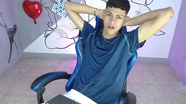 Snapshot of deivid_bigcock1 chatting on 09/23/25, 12:35 deivid bigcock1 online show from 09/23/25, 12:35