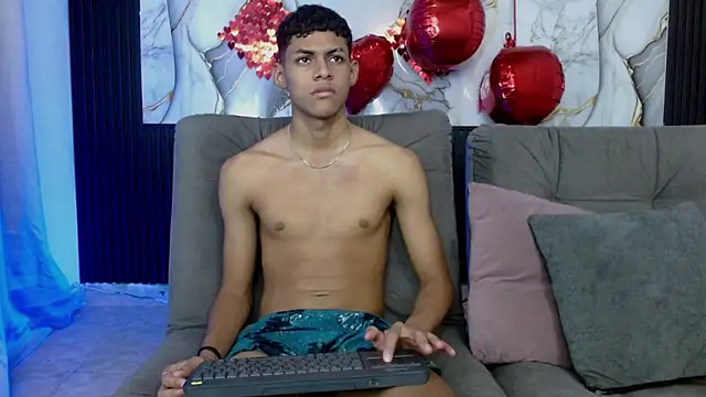 Snapshot of deivid_bigcock1 chatting on 09/30/25, 12:48 deivid bigcock1 online show from 09/30/25, 12:48