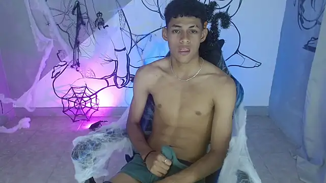 Snapshot of deivid_bigcock1 chatting on 10/17/25, 12:47 deivid bigcock1 online show from 10/17/25, 12:47