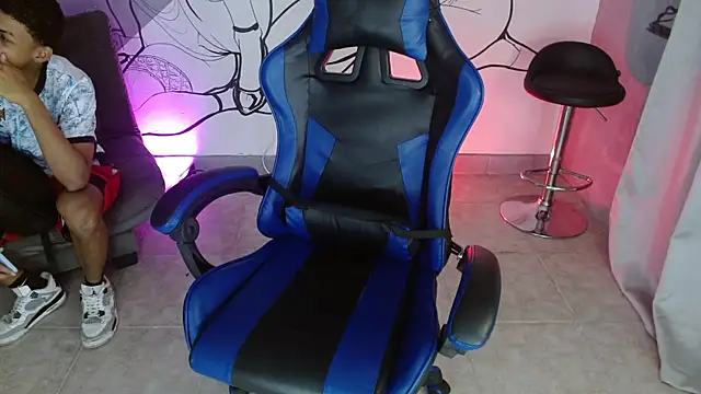 Snapshot of deivid_bigcock1 chatting on 11/18/25, 12:16 deivid bigcock1 online show from 11/18/25, 12:16