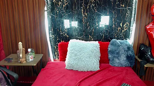 MadelinPaterson online show from 10/26/25, 09:42