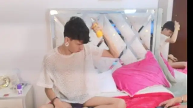 DemianSalvatore online show from 10/28/25, 05:59