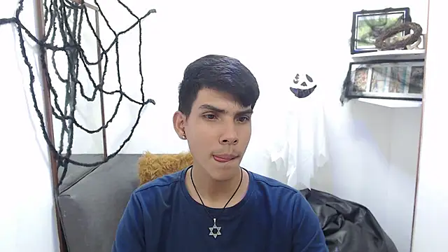 David 925  online show from 10/30/25, 04:03