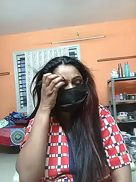 queendivya online show from 03/30/26, 12:44
