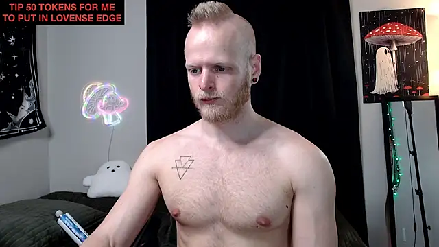 Snapshot of randyroderick chatting on 12/17/25, 05:35 randyroderick online show from 12/17/25, 05:35