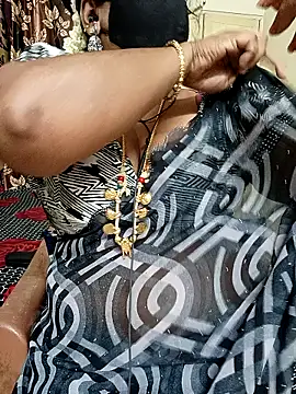 Snapshot of Maithili18 chatting on 09/25/25, 04:32 Maithili18 online show from 09/25/25, 04:32