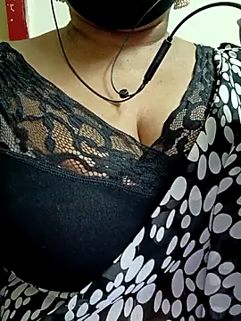 Snapshot of Maithili18 chatting on 10/09/25, 08:18 Maithili18 online show from 10/09/25, 08:18