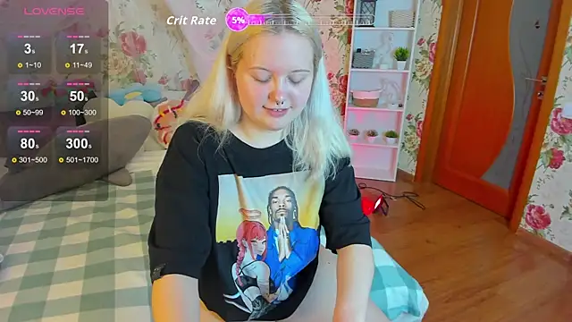 Snapshot of RoseThomas_ chatting on 10/19/25, 11:11 RoseThomas online show from 10/19/25, 11:11