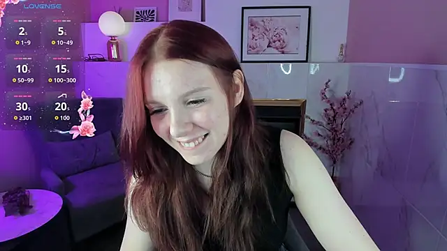 Layla Glam online show from 10/22/25, 05:41