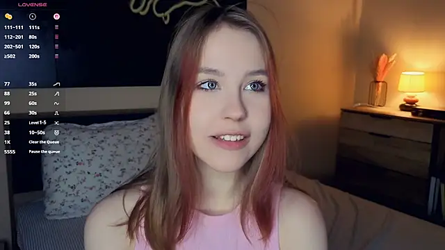 Snapshot of MaliaBourraine chatting on 12/01/25, 07:02 MaliaBourraine online show from 12/01/25, 07:02