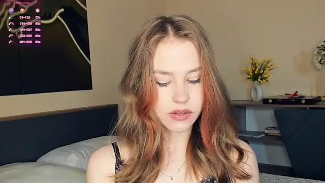 MaliaBourraine online show from 04/12/26, 07:13