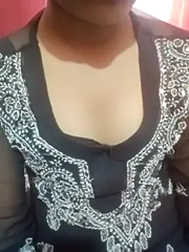 pari rani7 online show from 10/24/25, 03:47