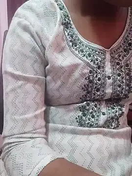 pari rani7 online show from 11/12/25, 04:24