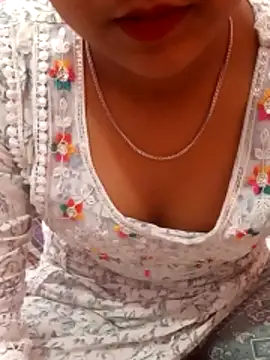 pari rani7 online show from 02/11/26, 03:44