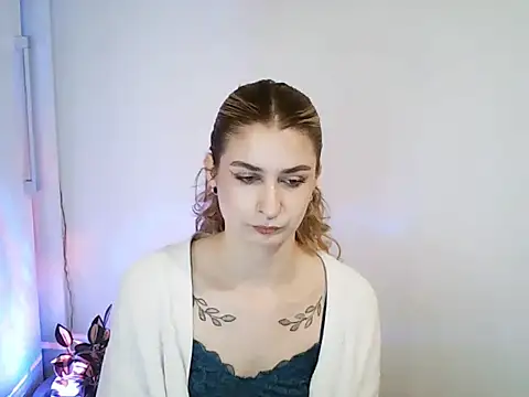 NinaBlond1 online show from 12/19/25, 07:37