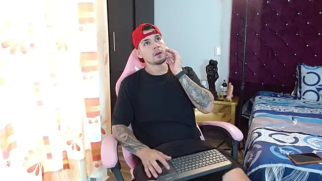 BooyHott  online show from 11/07/25, 06:52