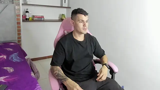 BooyHott  online show from 12/05/25, 07:54