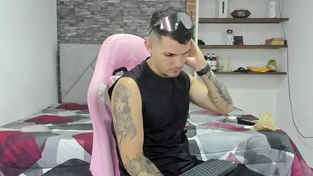 BooyHott  online show from 02/12/26, 07:20