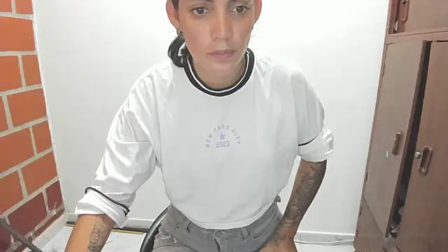 catalinacoxx online show from 10/13/25, 06:41