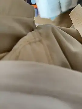 Snapshot of leeyoung_ chatting on 10/08/25, 07:17 leeyoung online show from 10/08/25, 07:17