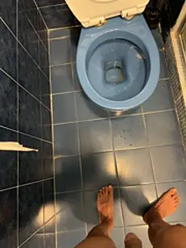 Snapshot of leeyoung_ chatting on 10/11/25, 07:23 leeyoung online show from 10/11/25, 07:23