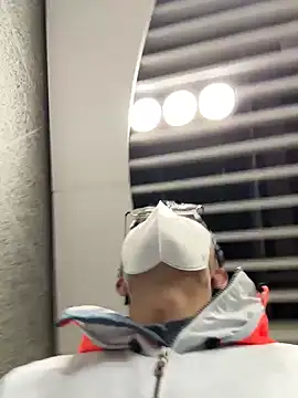 leeyoung  online show from 03/10/26, 11:48