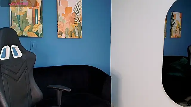 Snapshot of Johanna_Angel_ chatting on 10/10/25, 04:11 Johanna Angel online show from 10/10/25, 04:11