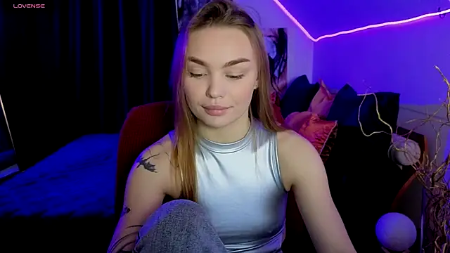 KitsyMoore online show from 10/24/25, 01:18