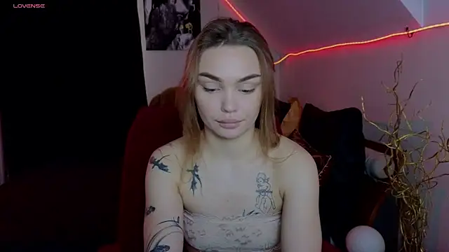 KitsyMoore online show from 11/08/25, 01:11