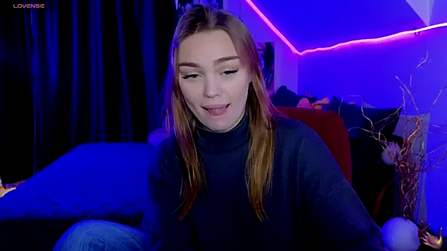 KitsyMoore online show from 11/24/25, 01:11