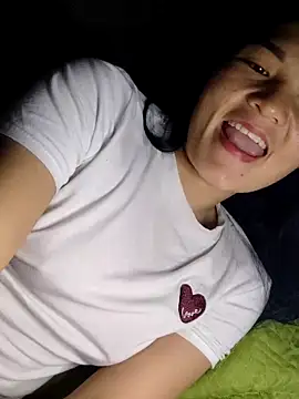 Snapshot of phuongxinhxan chatting on 01/31/26, 10:52 phuongxinhxan online show from 01/31/26, 10:52