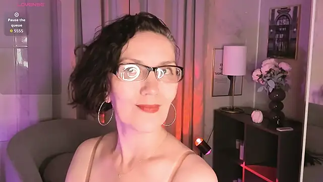 Irene Marlow online show from 06/08/26, 01:44