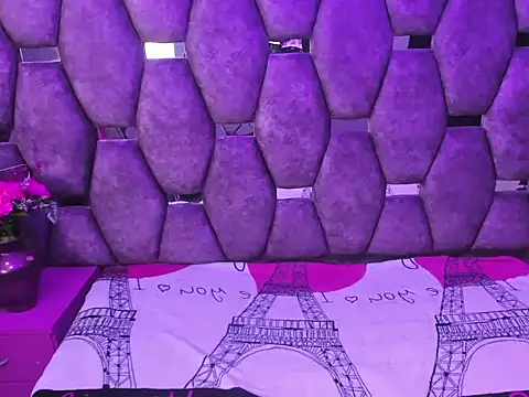 burbuja pink  online show from 02/17/26, 03:25