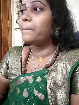 sweetqueen143 online show from 10/22/25, 03:56