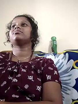 sweetqueen143 online show from 11/07/25, 04:12